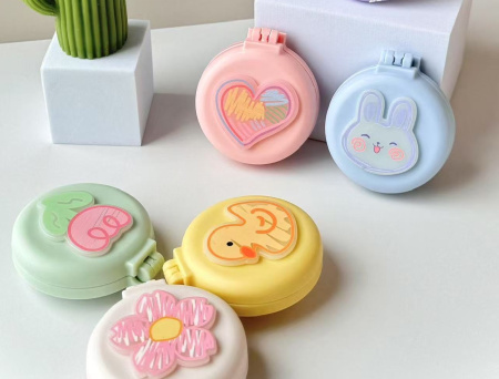 Y46 голубой Расческа складная с зеркалом Зайка